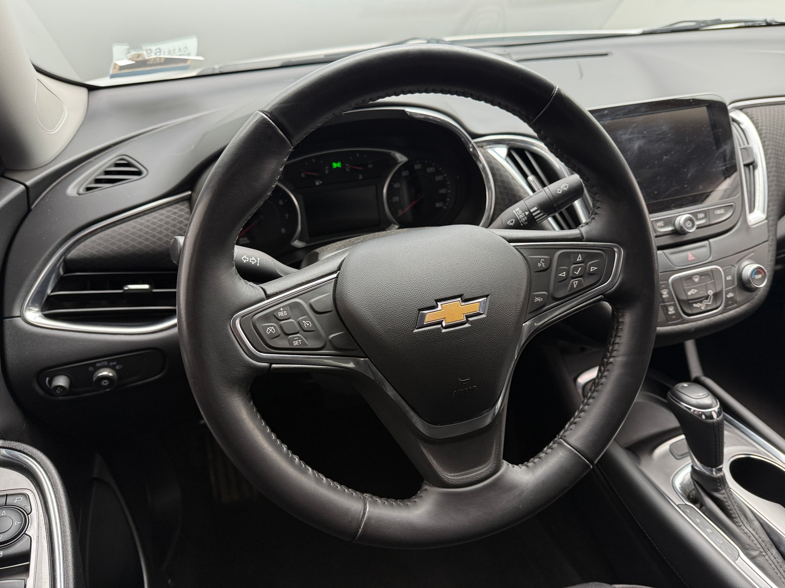 Thumbnail: 2017 Chevrolet Malibu - 5