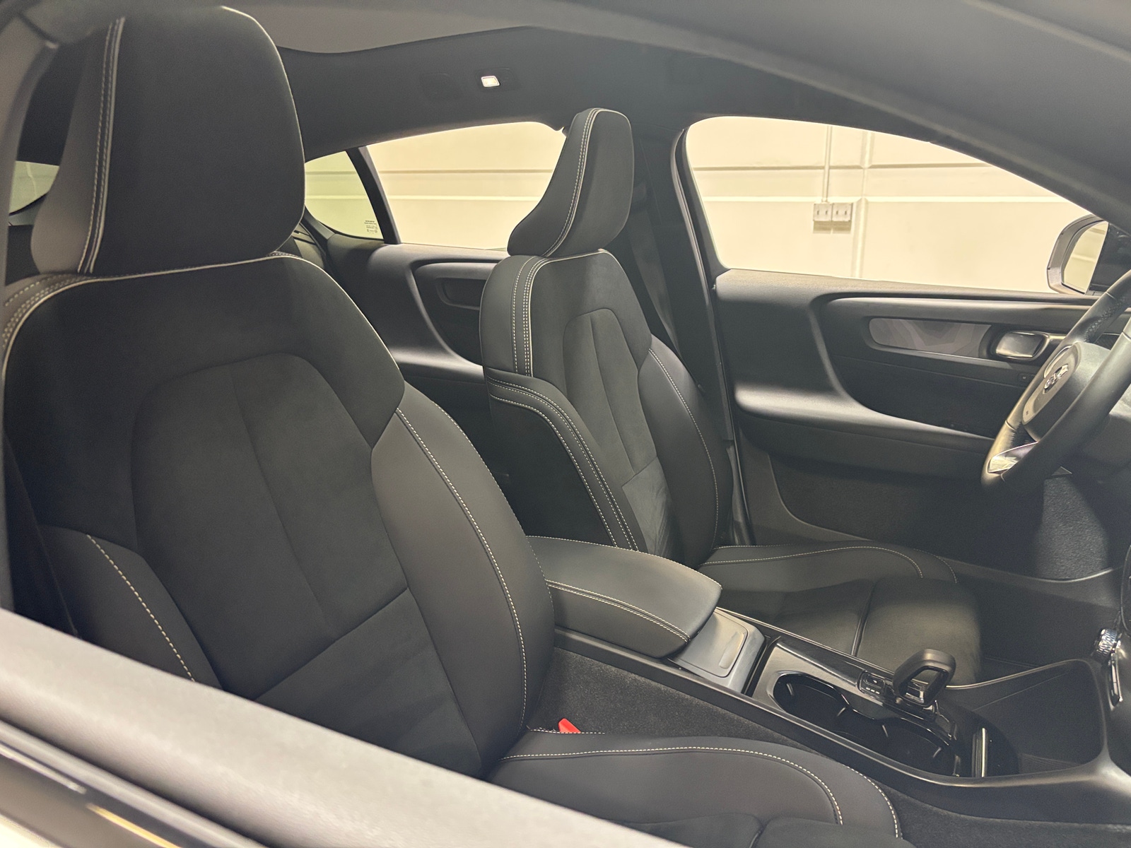 Thumbnail: 2024 Volvo C40 - 2