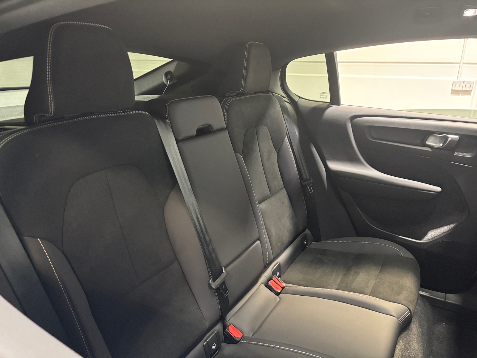 Thumbnail: 2024 Volvo C40 - 6