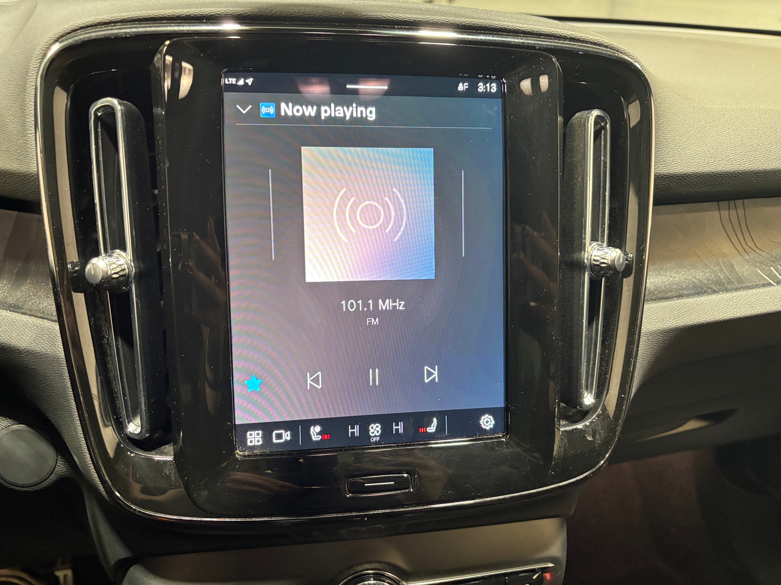 Thumbnail: 2024 Volvo C40 - 4