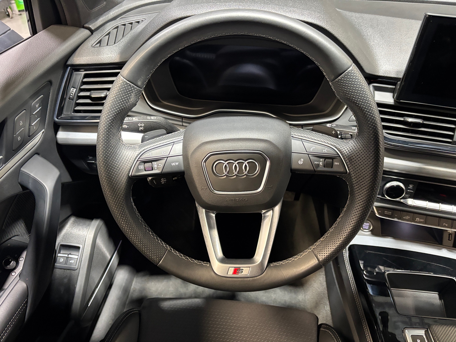 Thumbnail: 2023 Audi Q5 - 4