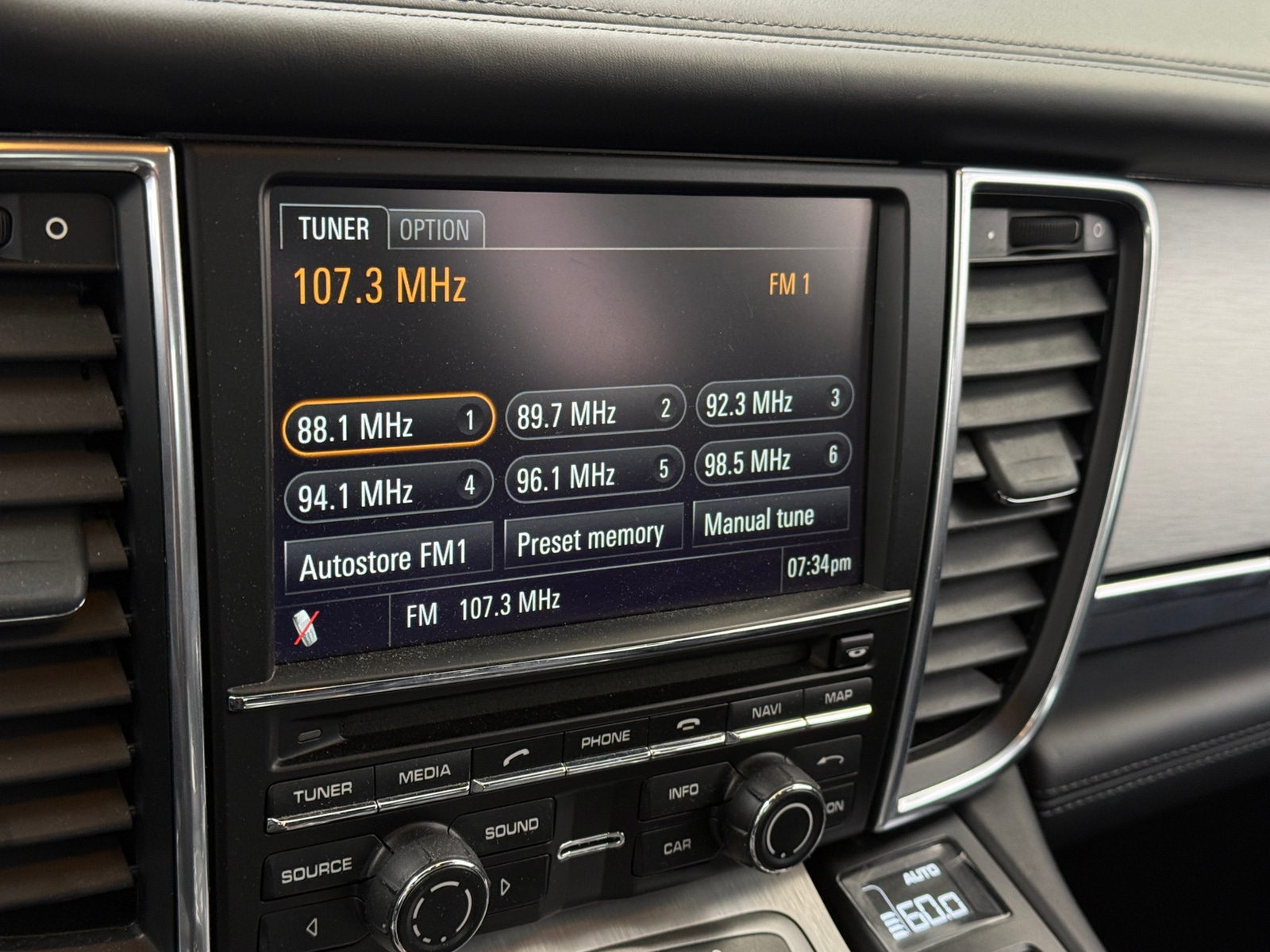 Thumbnail: 2013 Porsche Panamera - 3