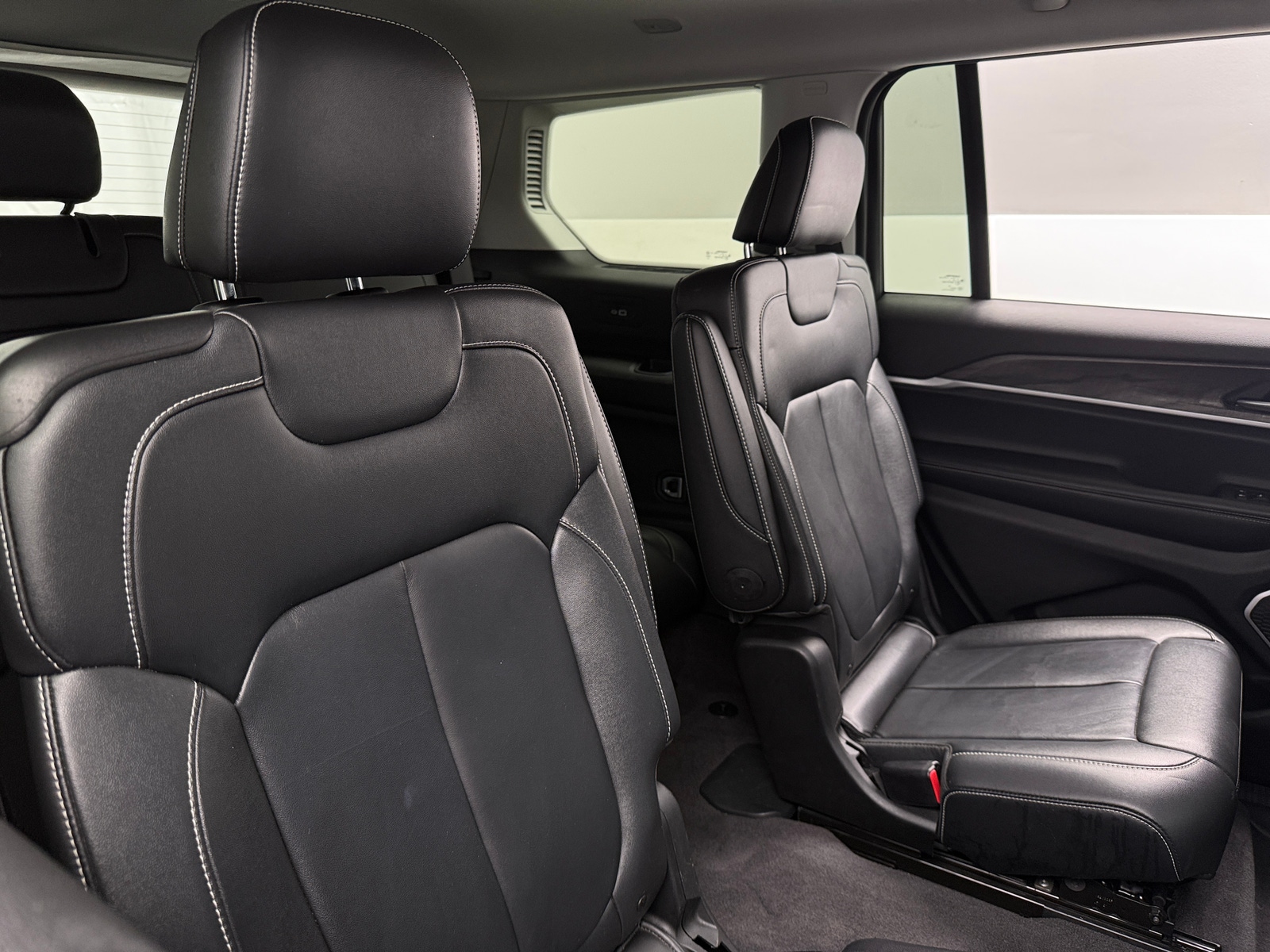 Thumbnail: 2022 Jeep Grand Cherokee L - 5