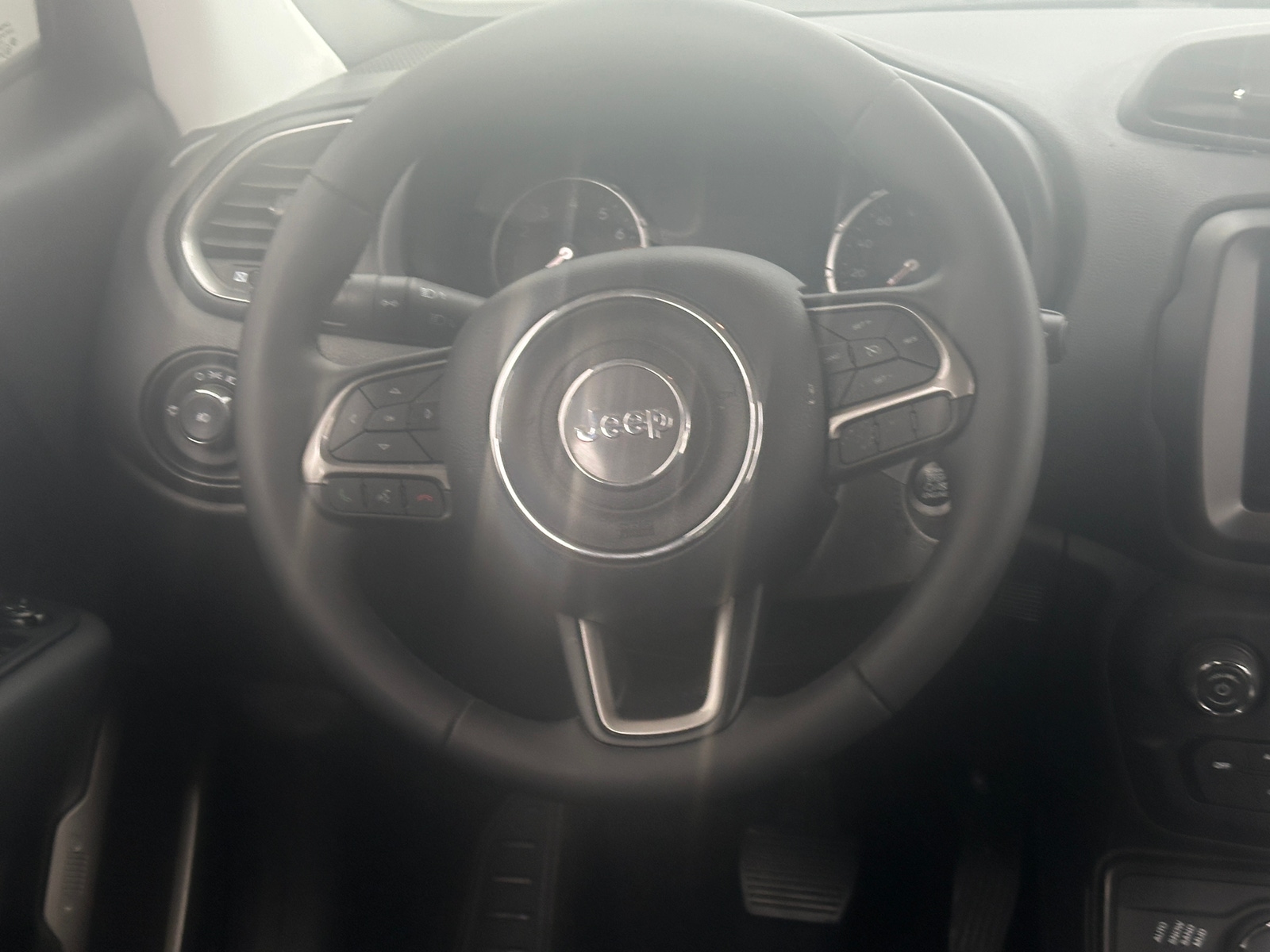 Thumbnail: 2022 Jeep Renegade - 5