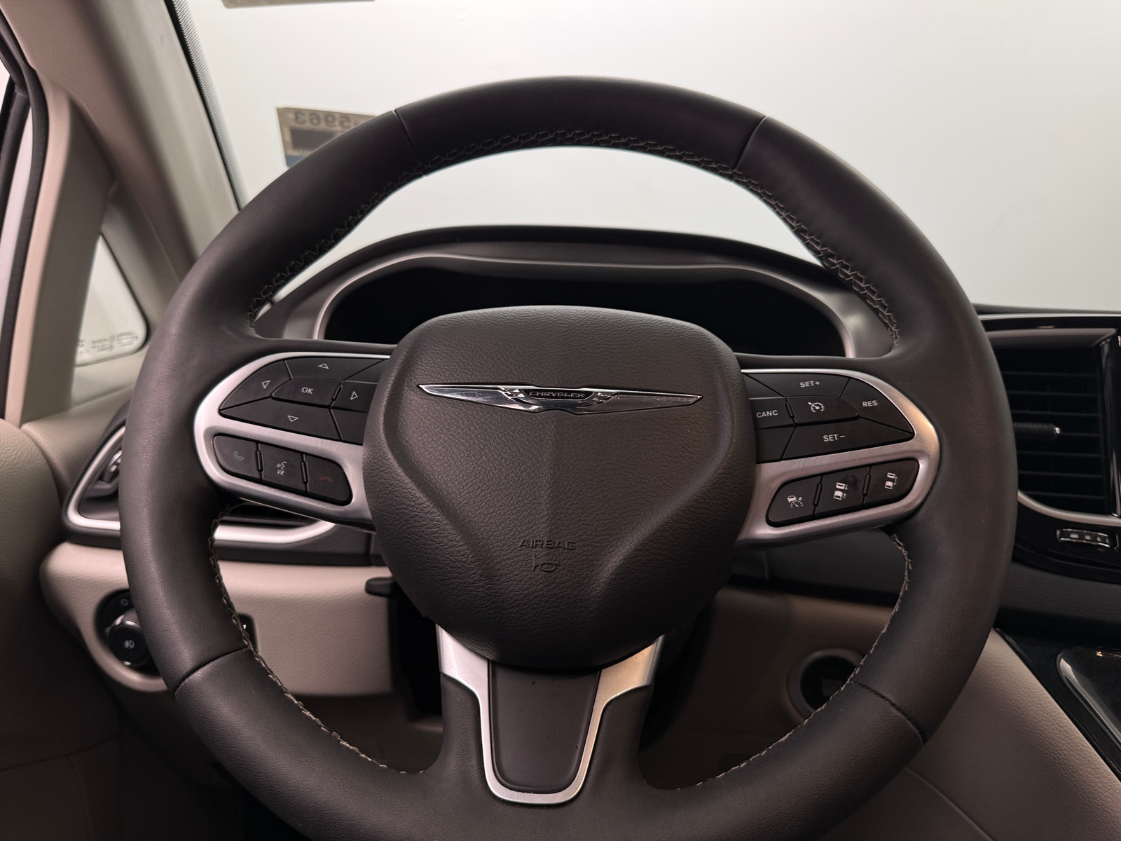 Thumbnail: 2024 Chrysler Pacifica - 4