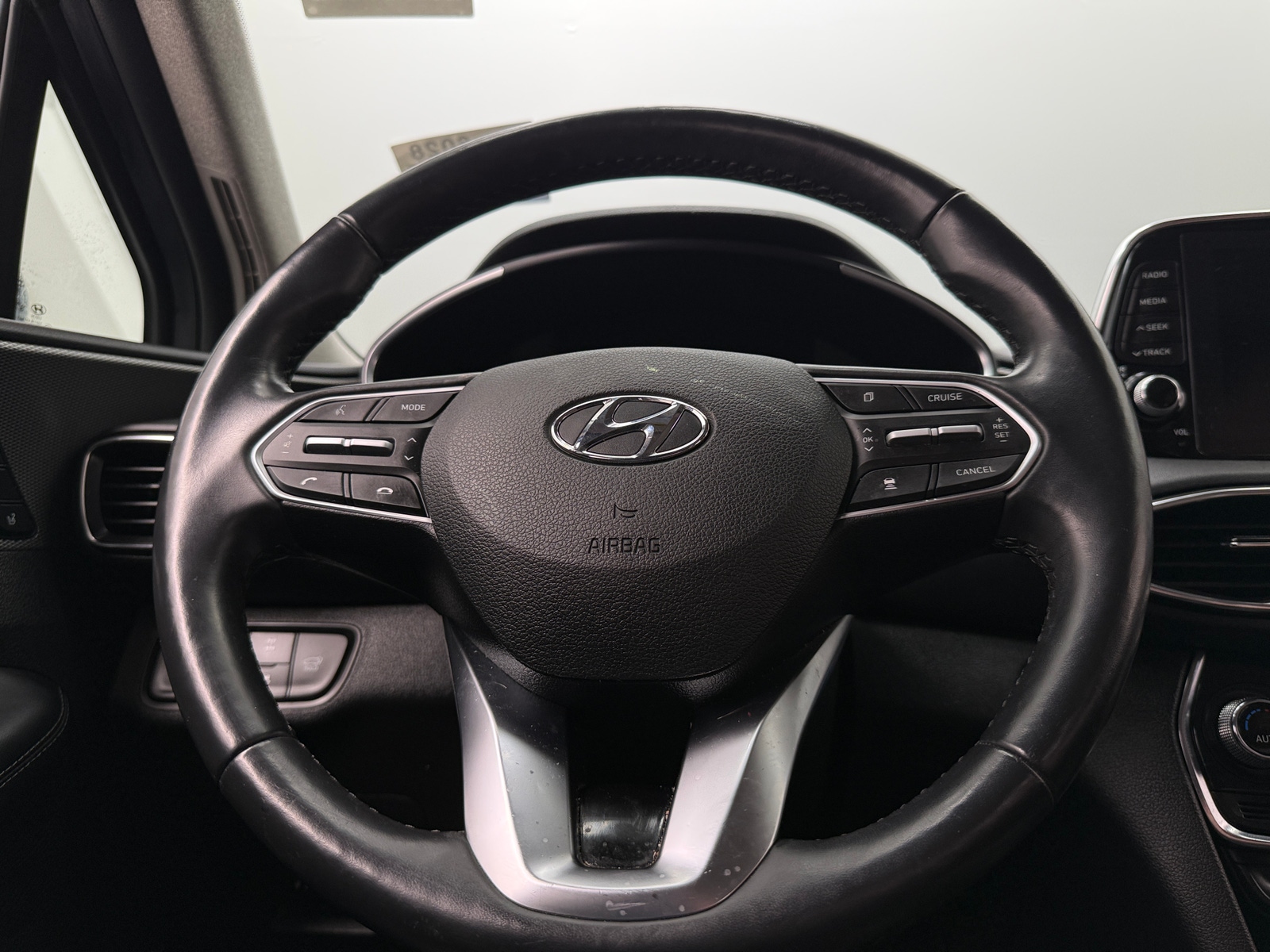 Thumbnail: 2020 Hyundai Santa Fe - 4