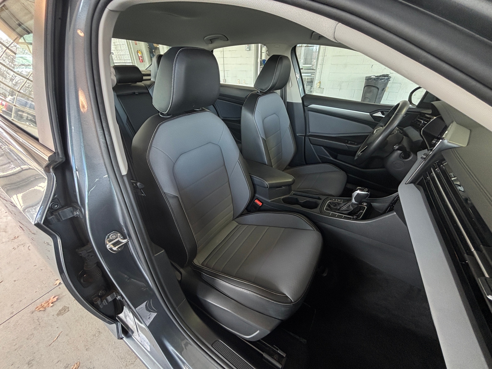 Thumbnail: 2025 Volkswagen Jetta - 2