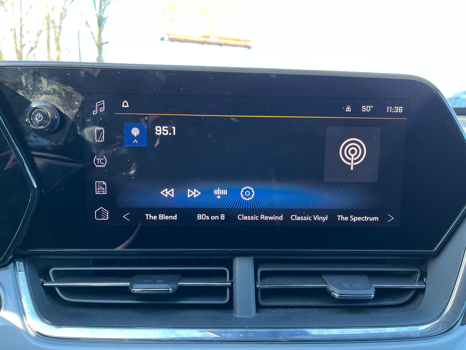 Thumbnail: 2025 Chevrolet Trax - 4