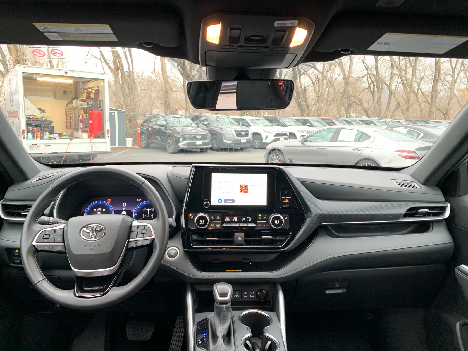 Thumbnail: 2025 Toyota Highlander - 3