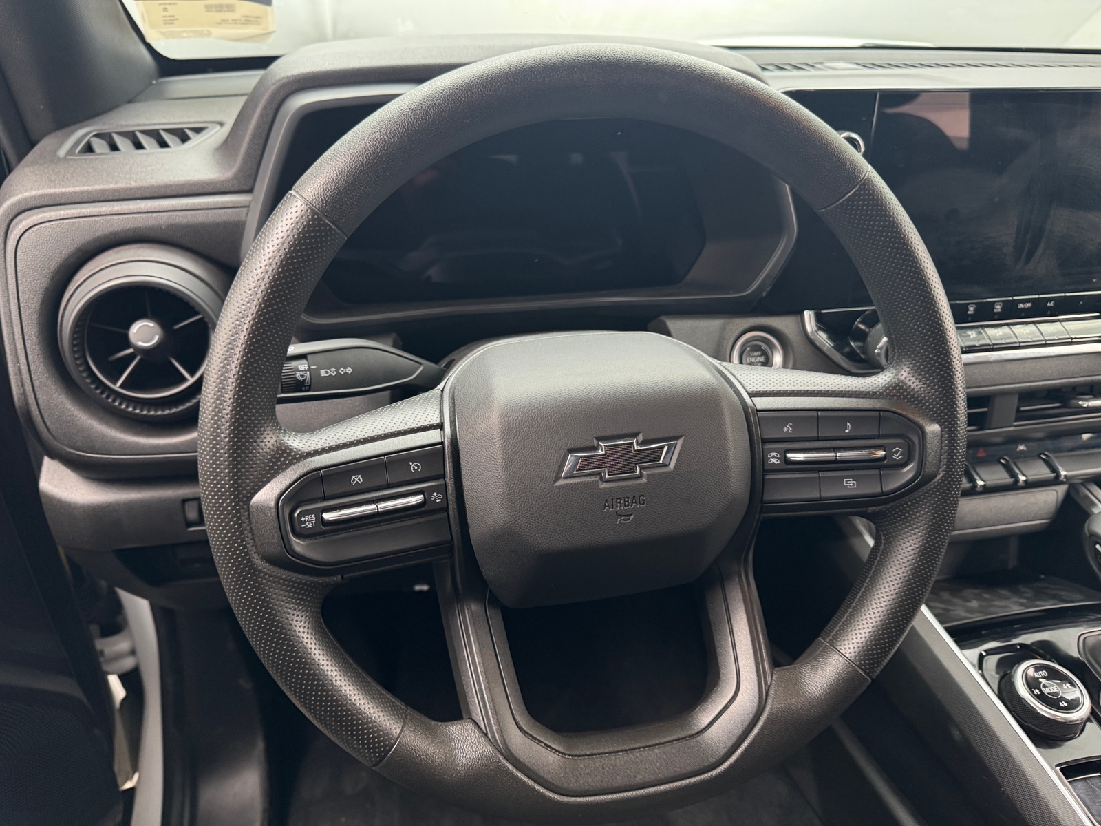 Thumbnail: 2024 Chevrolet Colorado - 5