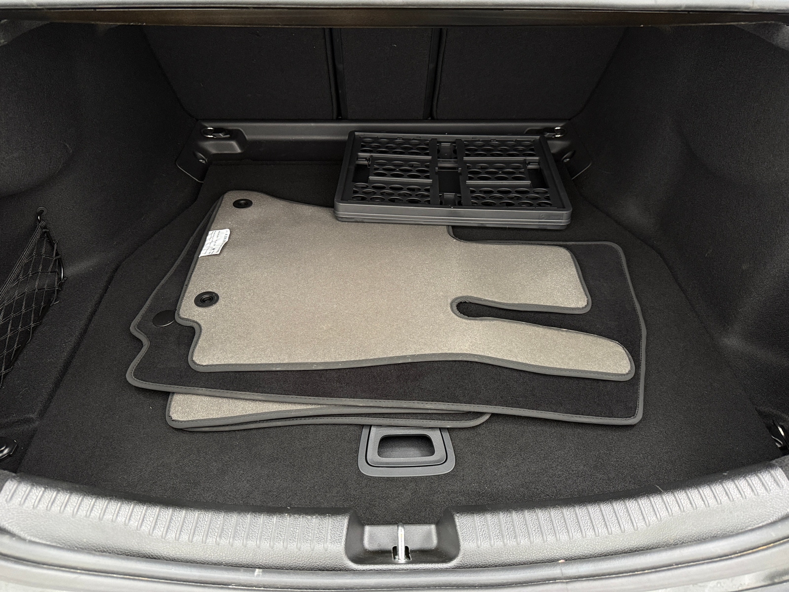 Thumbnail: 2024 Mercedes-Benz C-Class - 6