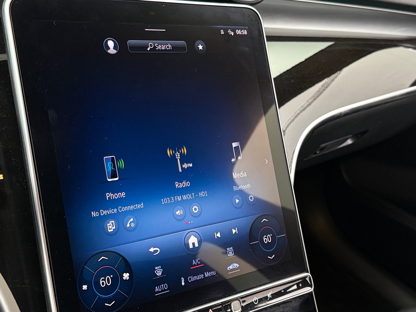 Thumbnail: 2024 Mercedes-Benz C-Class - 3