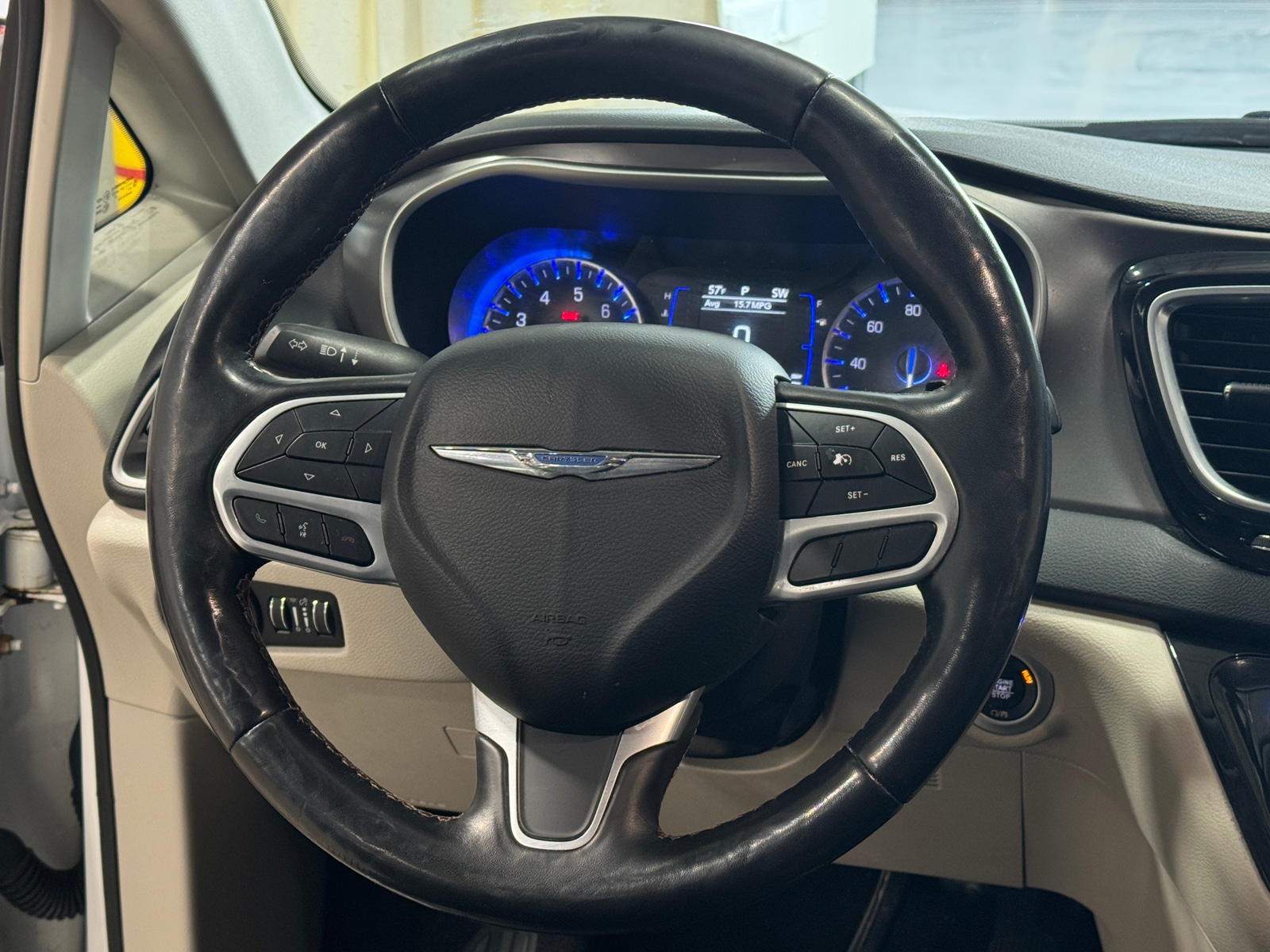 Thumbnail: 2020 Chrysler Pacifica - 4