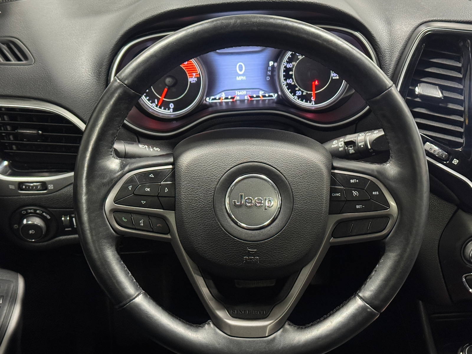 Thumbnail: 2019 Jeep Cherokee - 4