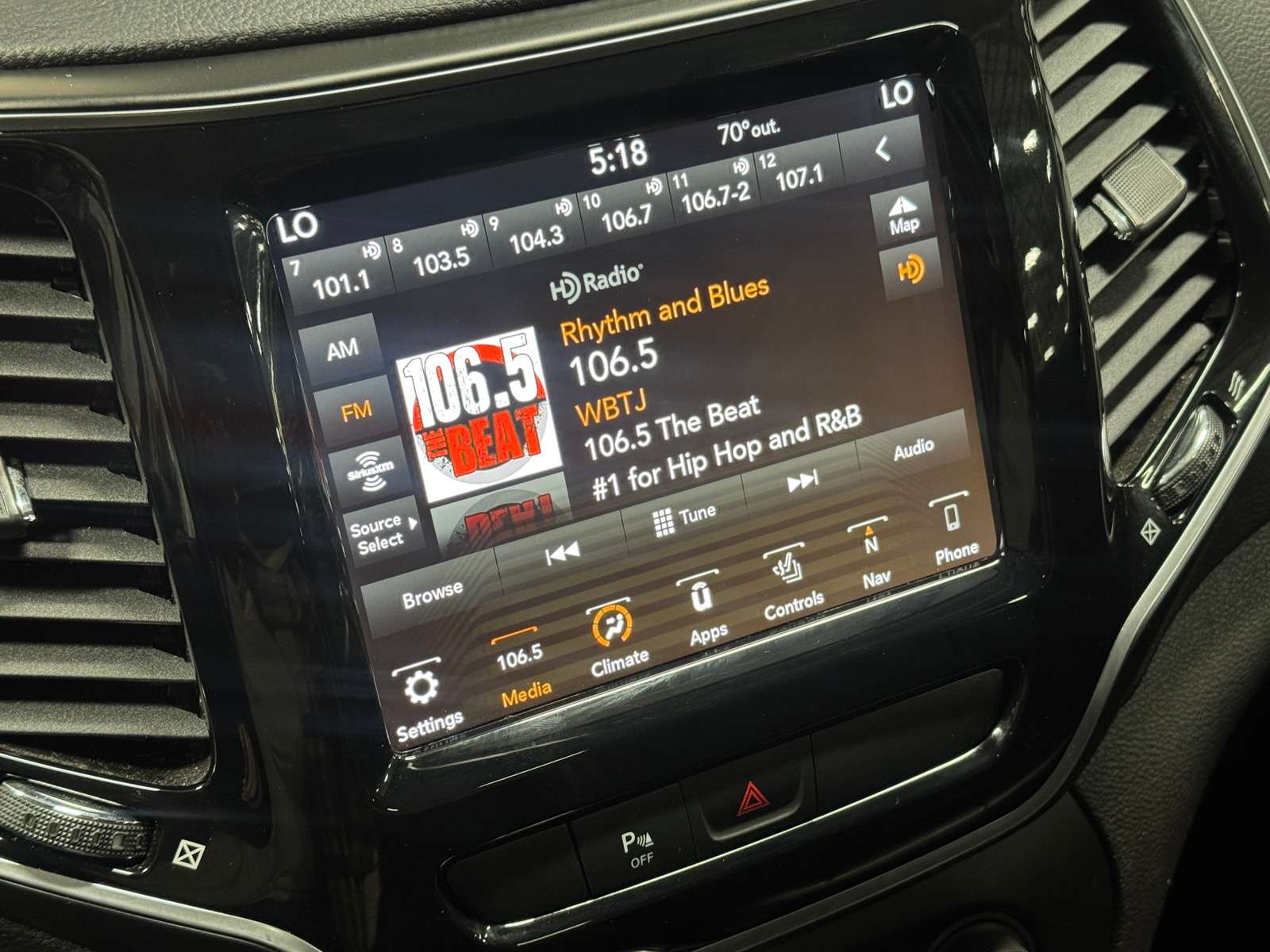 Thumbnail: 2019 Jeep Cherokee - 3