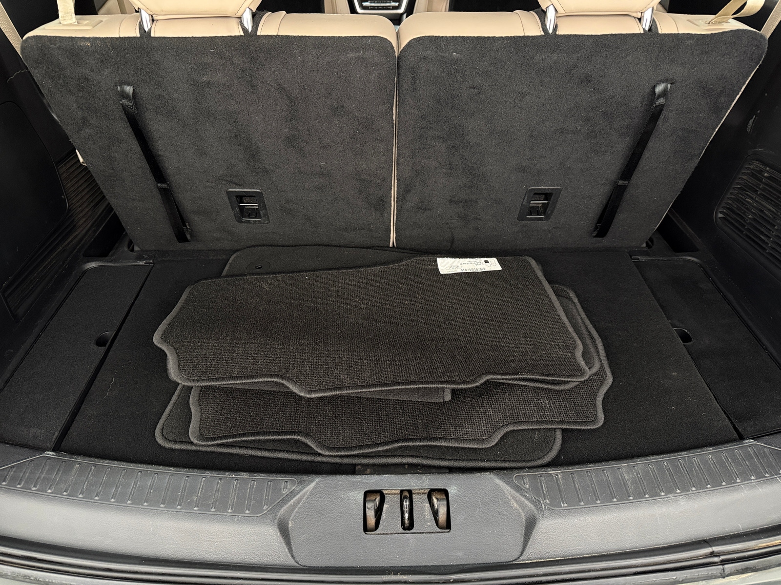 Thumbnail: 2022 Ford Explorer - 6