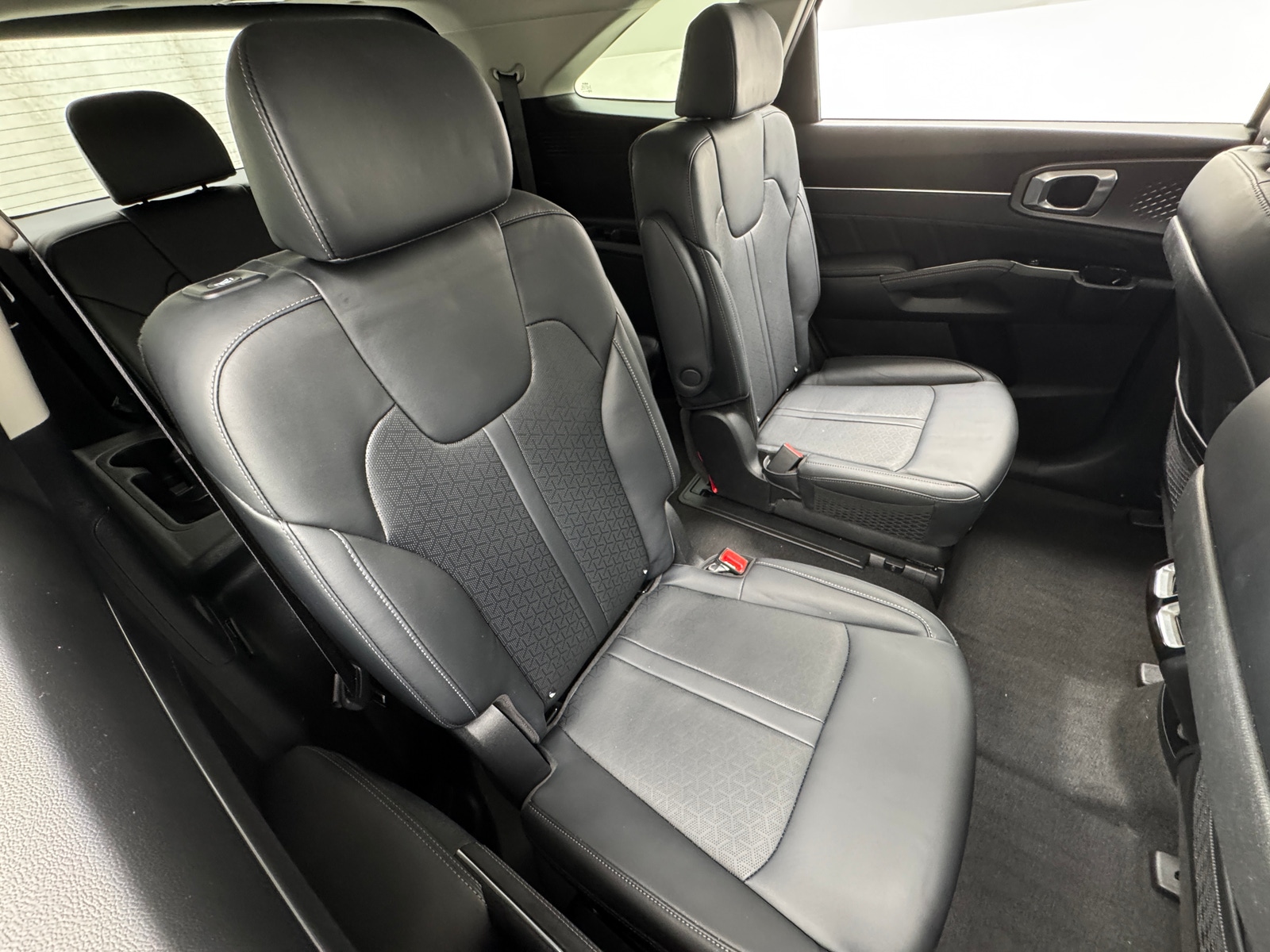 Thumbnail: 2022 Kia Sorento - 5