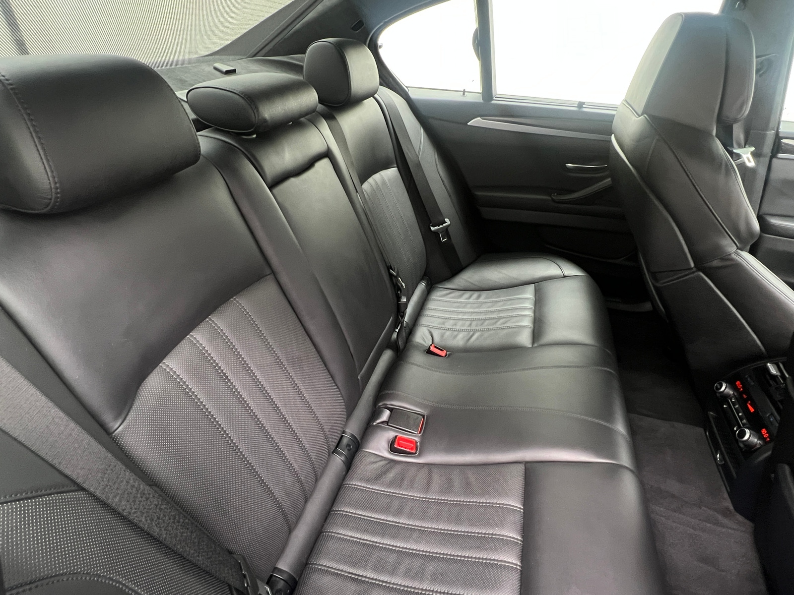 Thumbnail: 2013 BMW M5 - 5