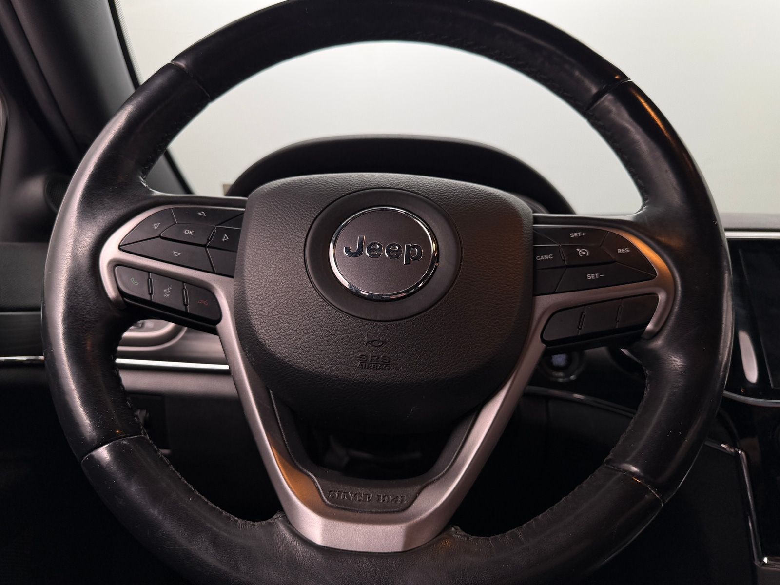 Thumbnail: 2019 Jeep Grand Cherokee - 4