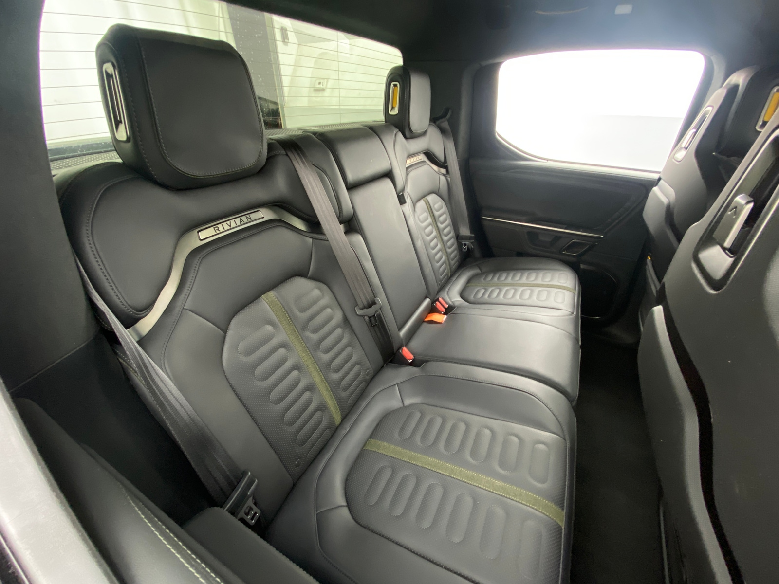 Thumbnail: 2024 Rivian R1T - 5