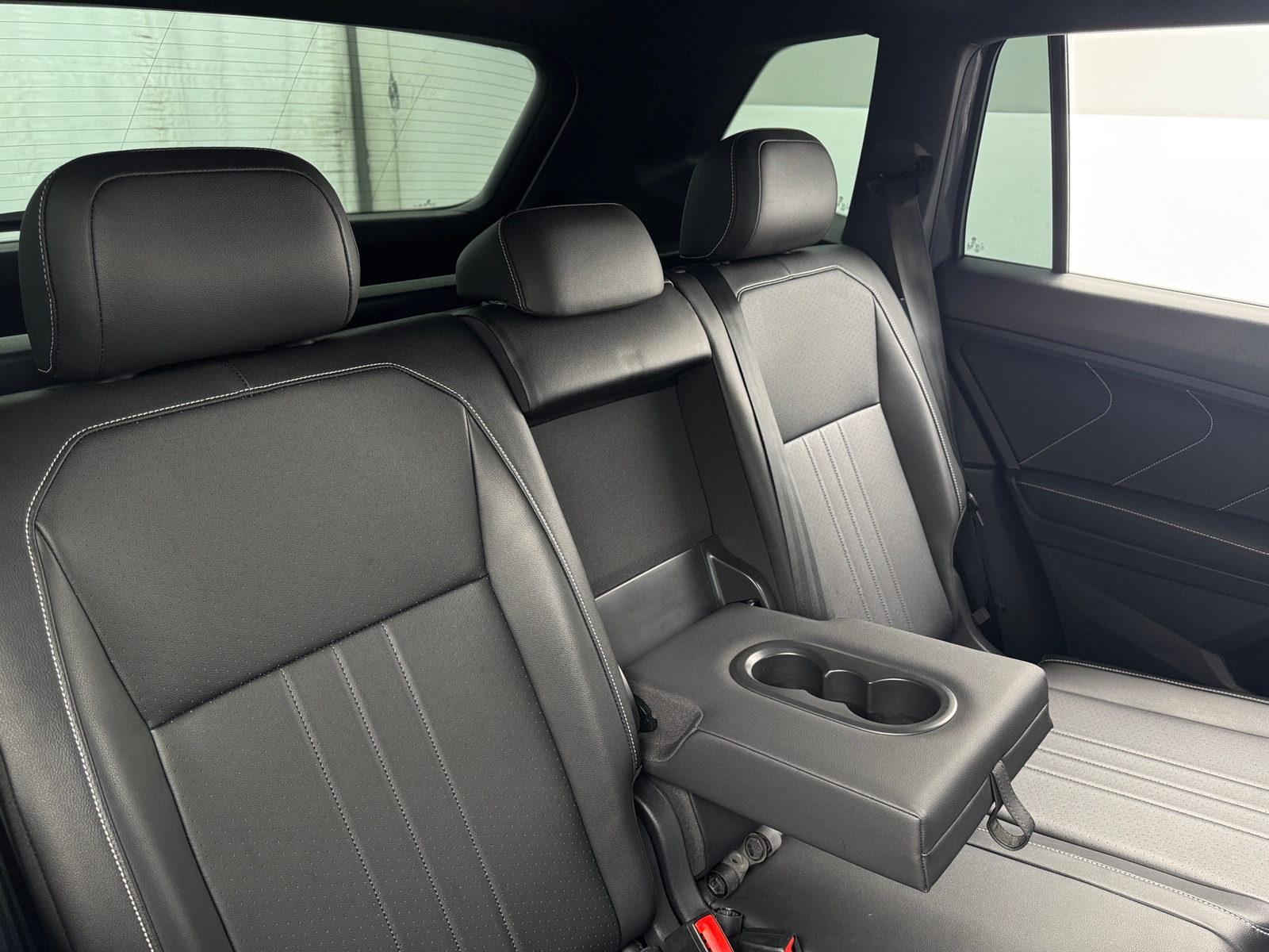 Thumbnail: 2022 Volkswagen Tiguan - 5