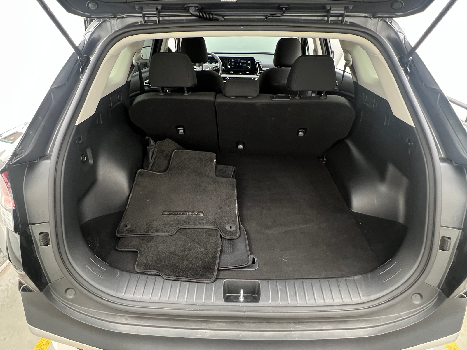 Thumbnail: 2023 Kia Sportage - 7