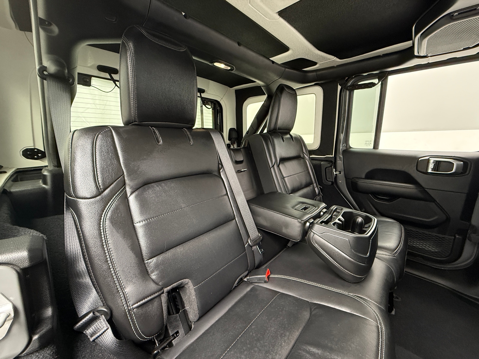 Thumbnail: 2019 Jeep Wrangler - 5