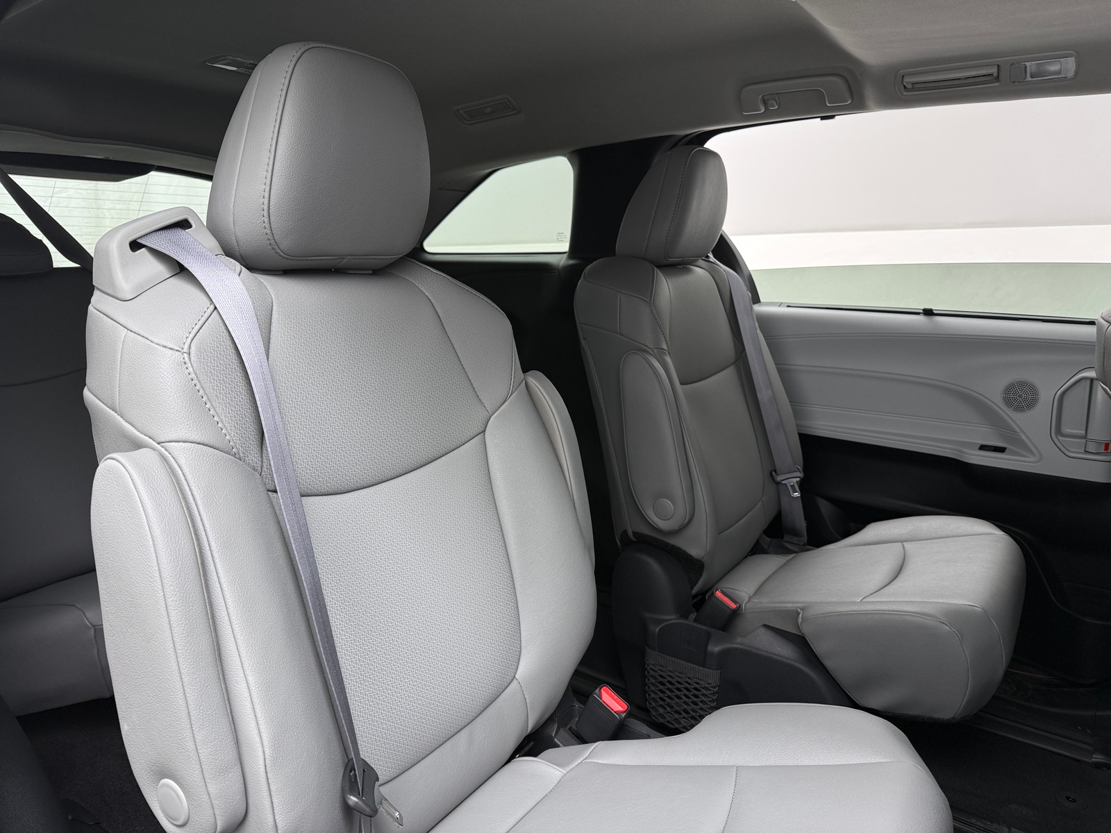 Thumbnail: 2025 Toyota Sienna - 5