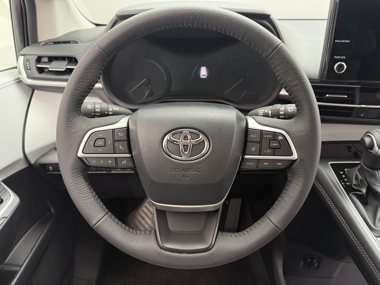 Thumbnail: 2025 Toyota Sienna - 4