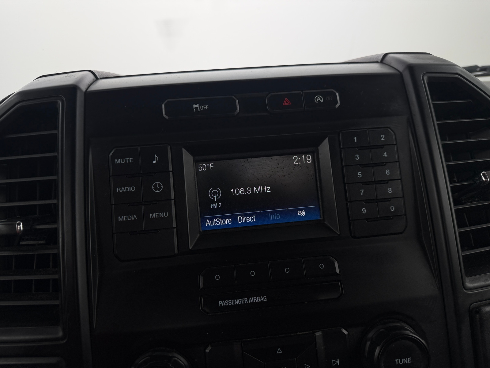 Thumbnail: 2018 Ford Econoline - 3