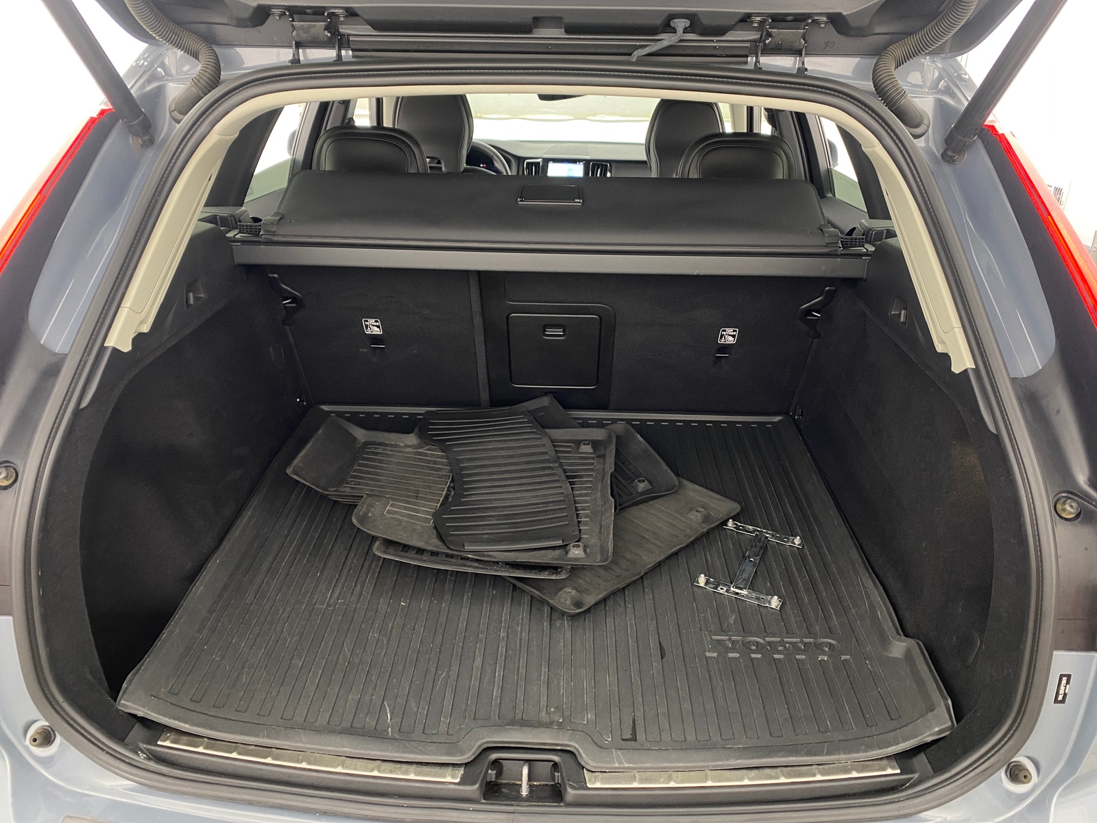 Thumbnail: 2023 Volvo XC60 - 7