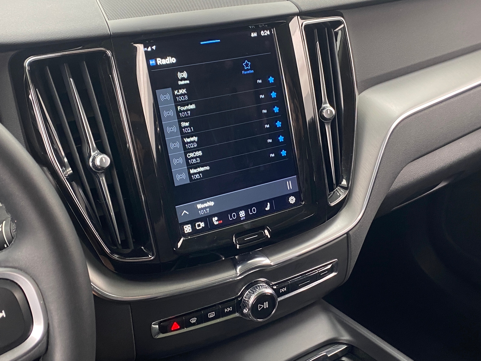 Thumbnail: 2023 Volvo XC60 - 4