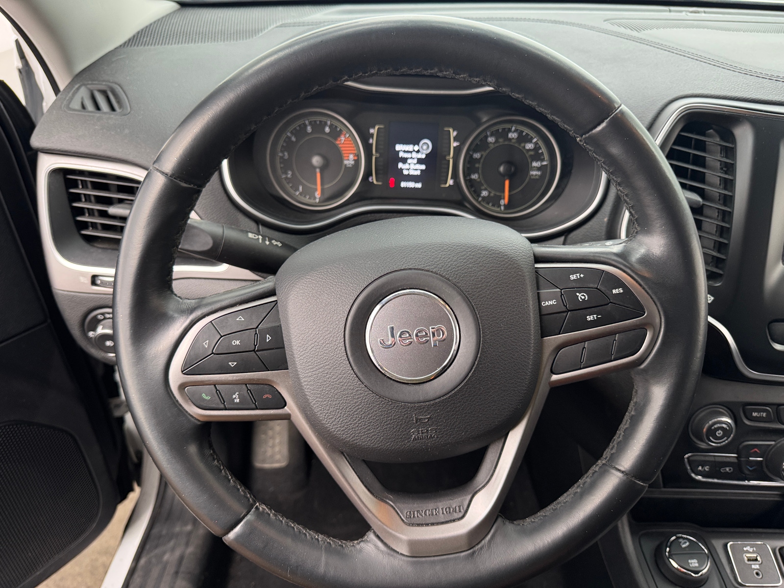 Thumbnail: 2019 Jeep Cherokee - 5