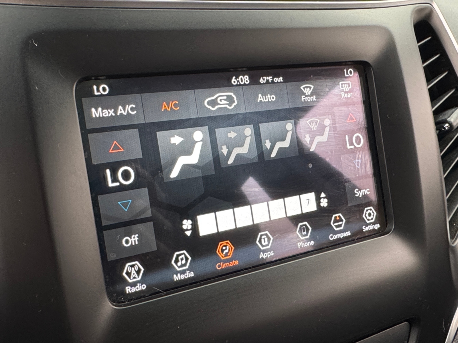 Thumbnail: 2019 Jeep Cherokee - 4