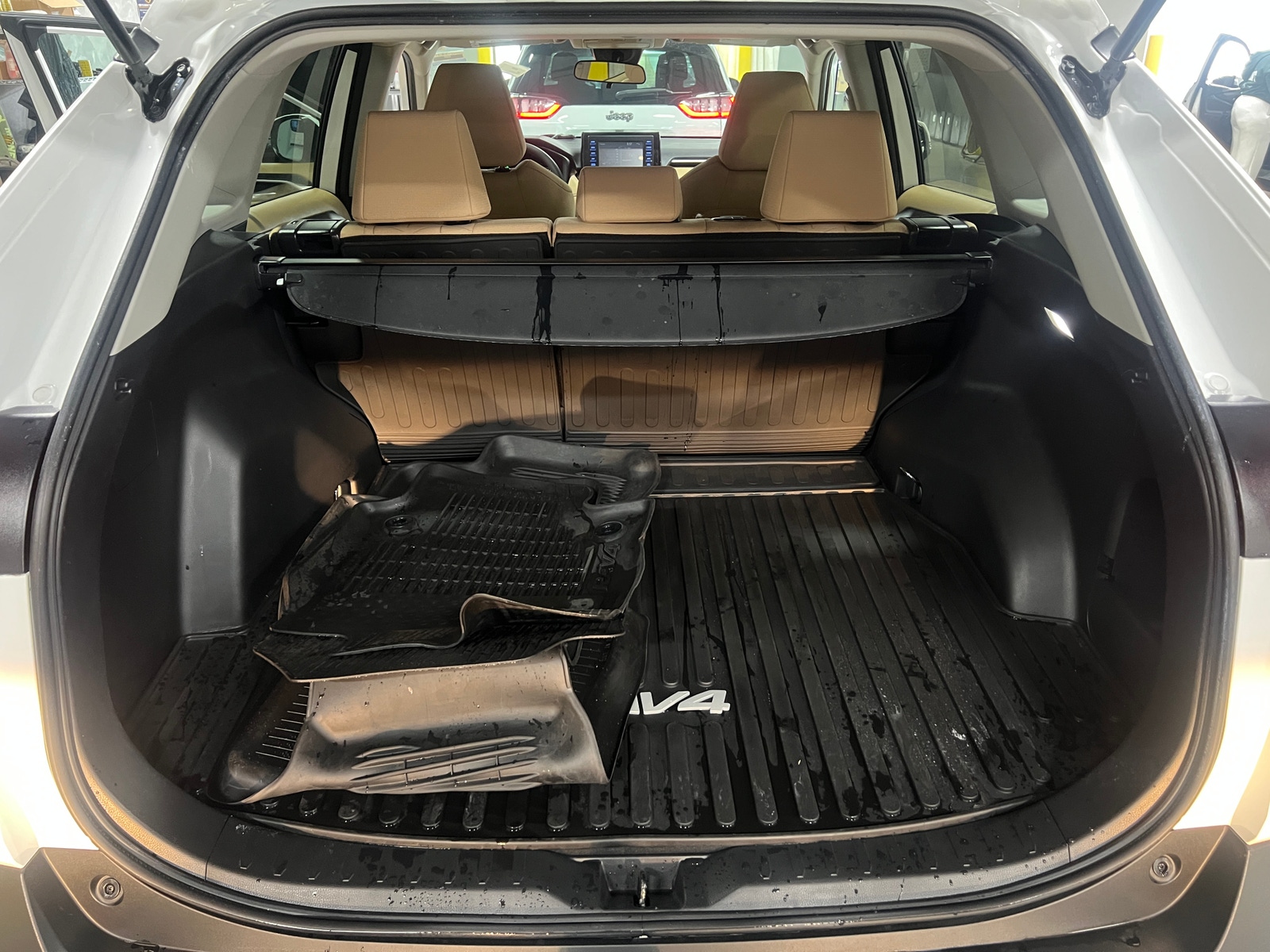 Thumbnail: 2022 Toyota RAV4 - 7