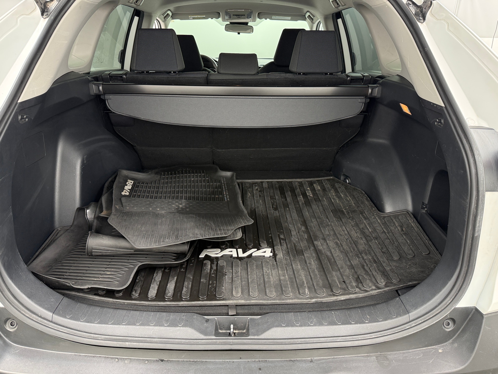 Thumbnail: 2020 Toyota RAV4 - 7