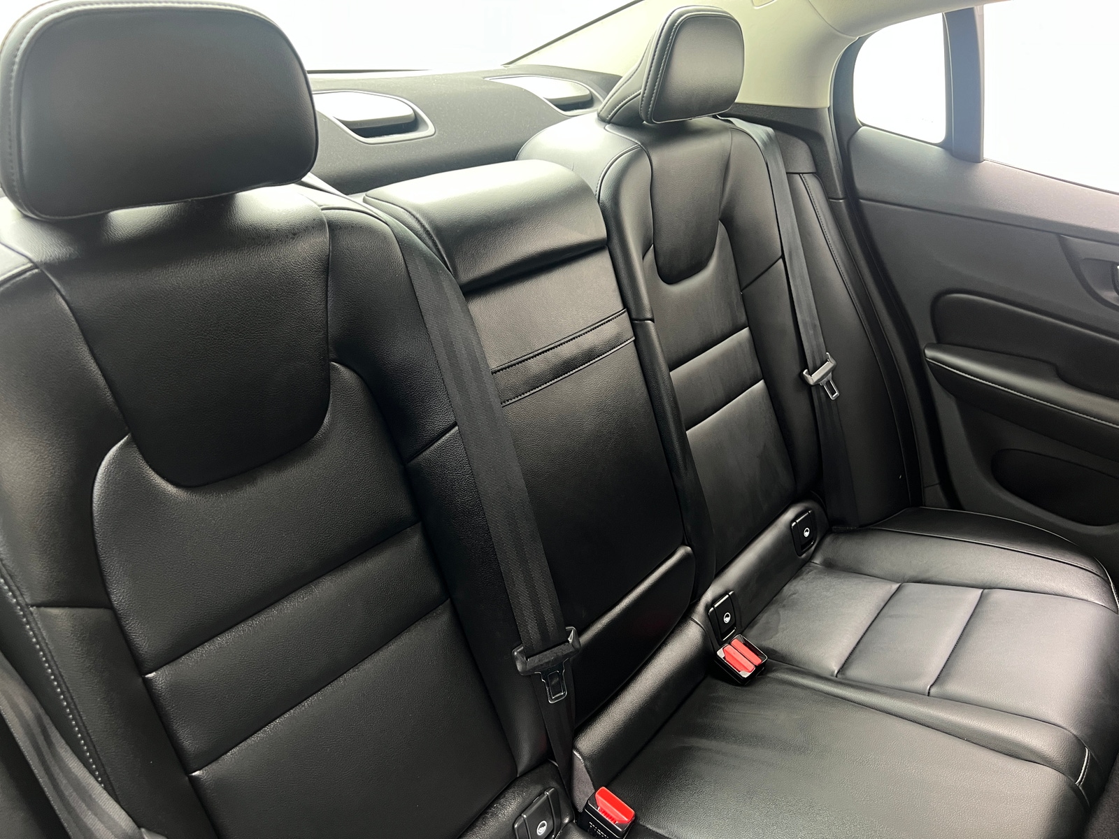 Thumbnail: 2022 Volvo S60 - 5