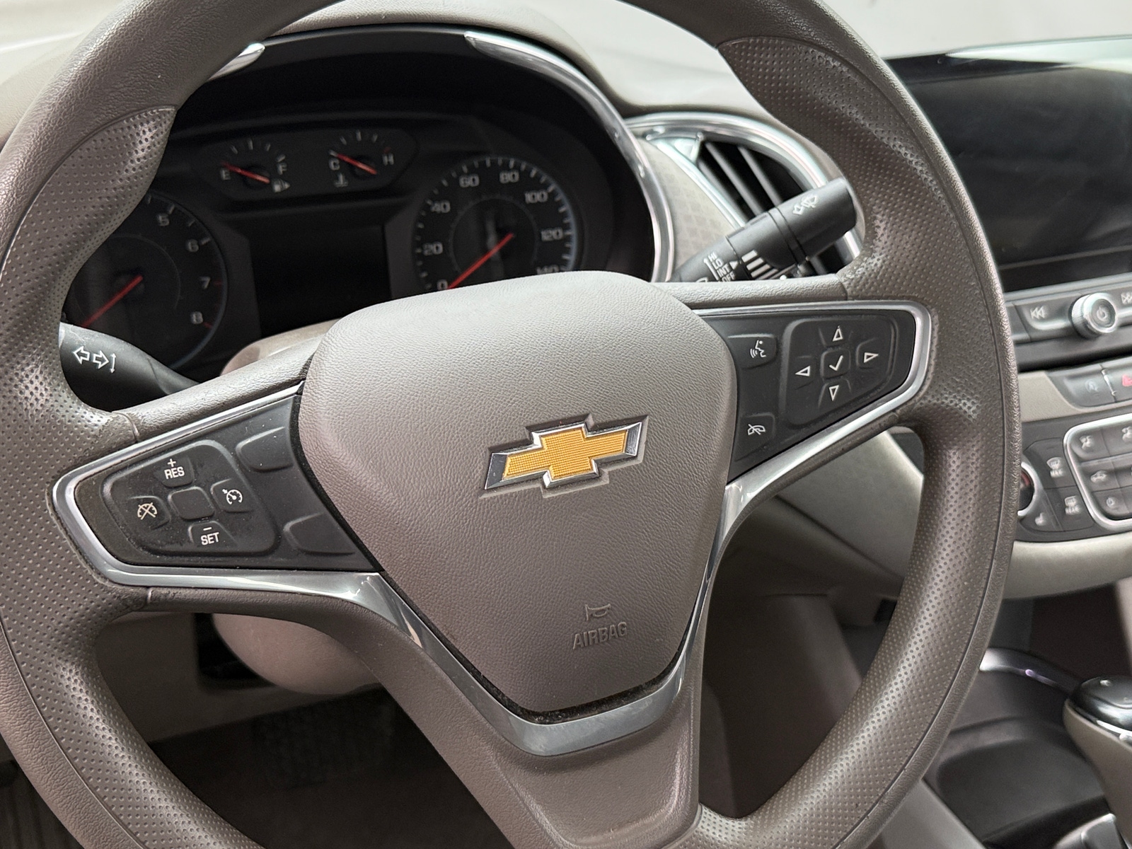 Thumbnail: 2020 Chevrolet Malibu - 5