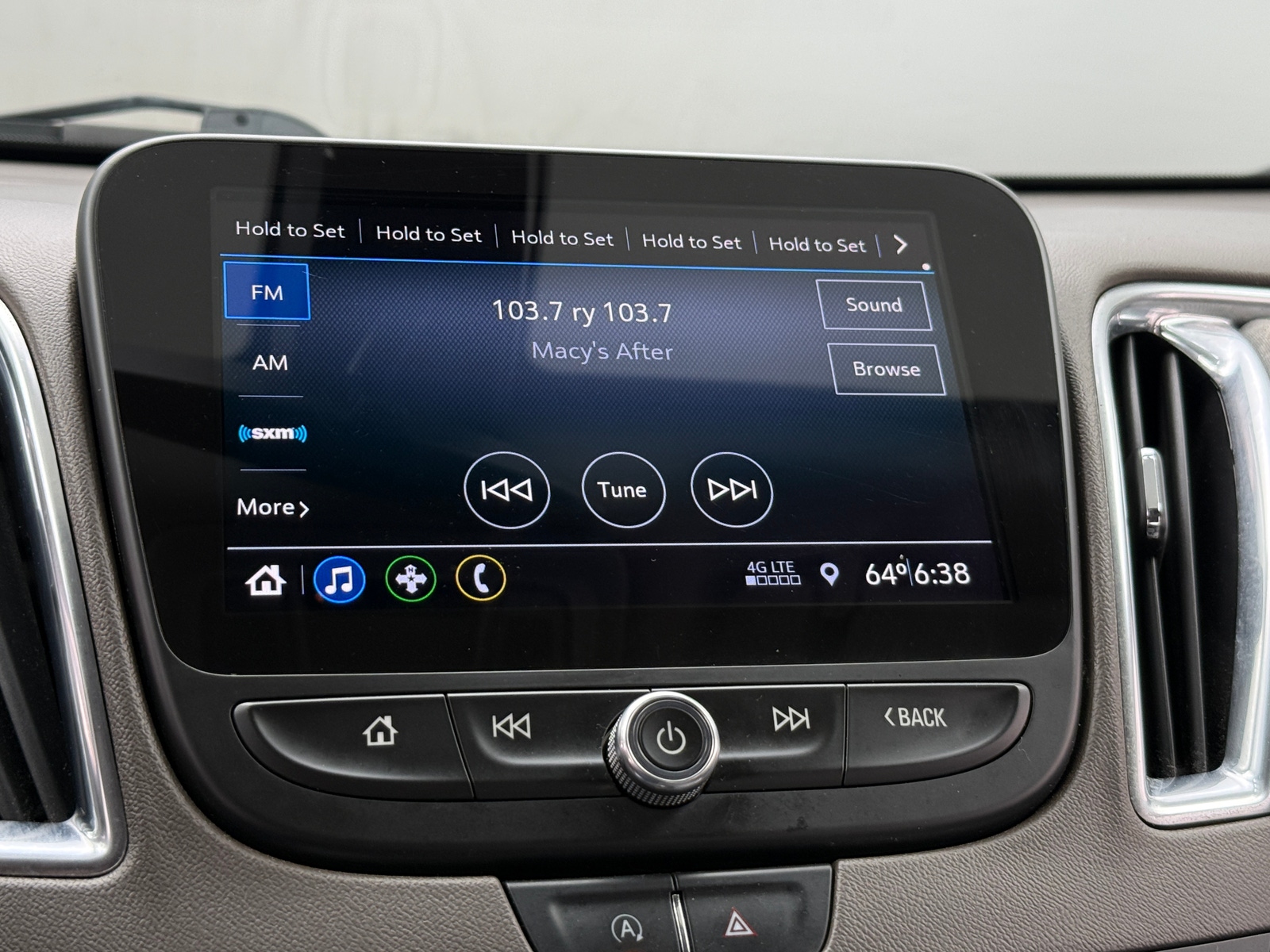 Thumbnail: 2020 Chevrolet Malibu - 4