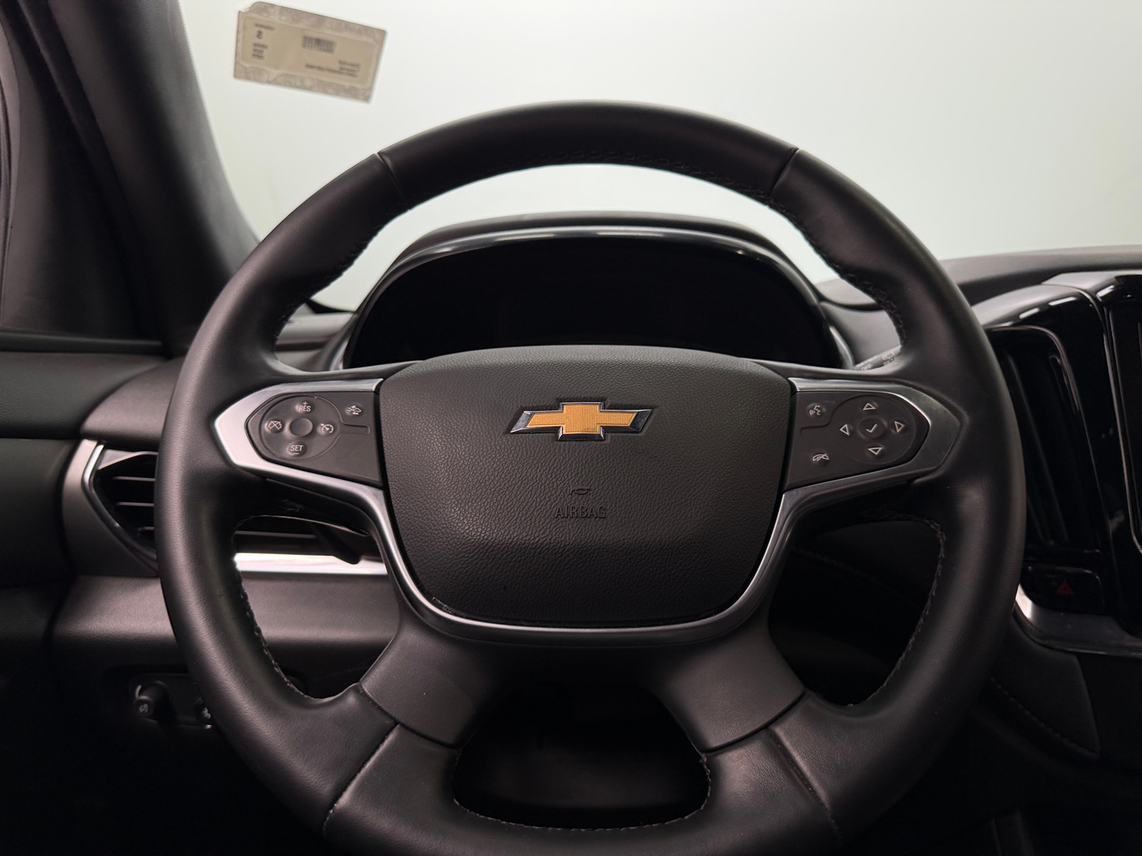 Thumbnail: 2023 Chevrolet Traverse - 5