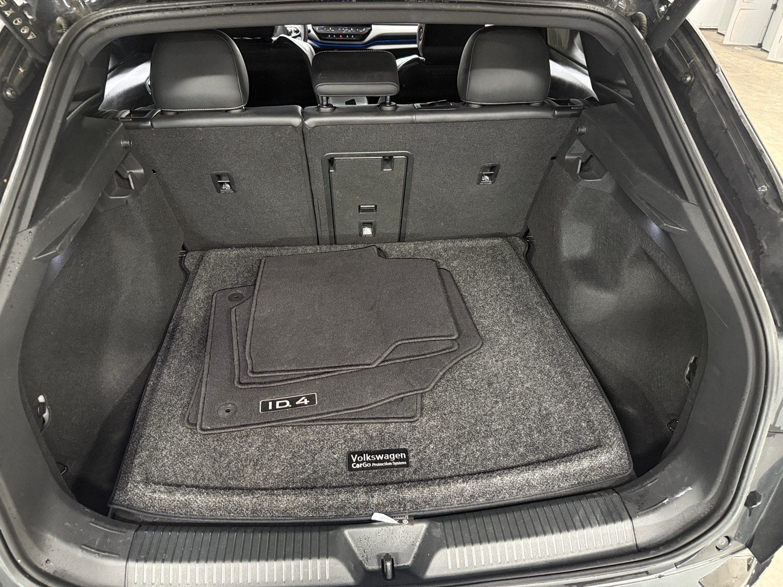 Thumbnail: 2023 Volkswagen ID.4 - 6