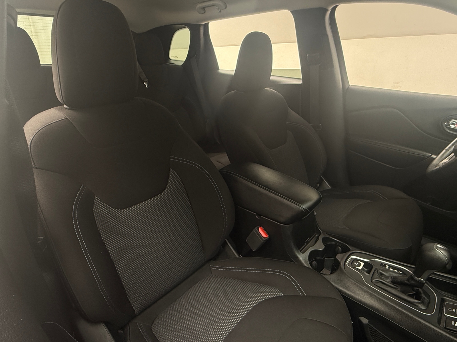 Thumbnail: 2019 Jeep Cherokee - 2