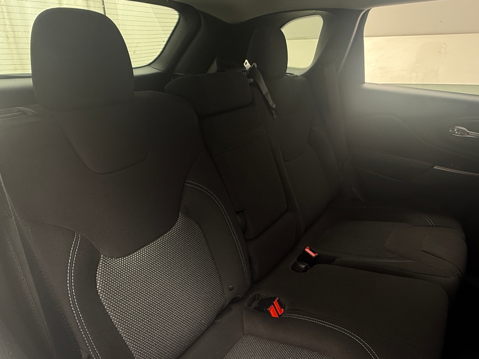 Thumbnail: 2019 Jeep Cherokee - 6