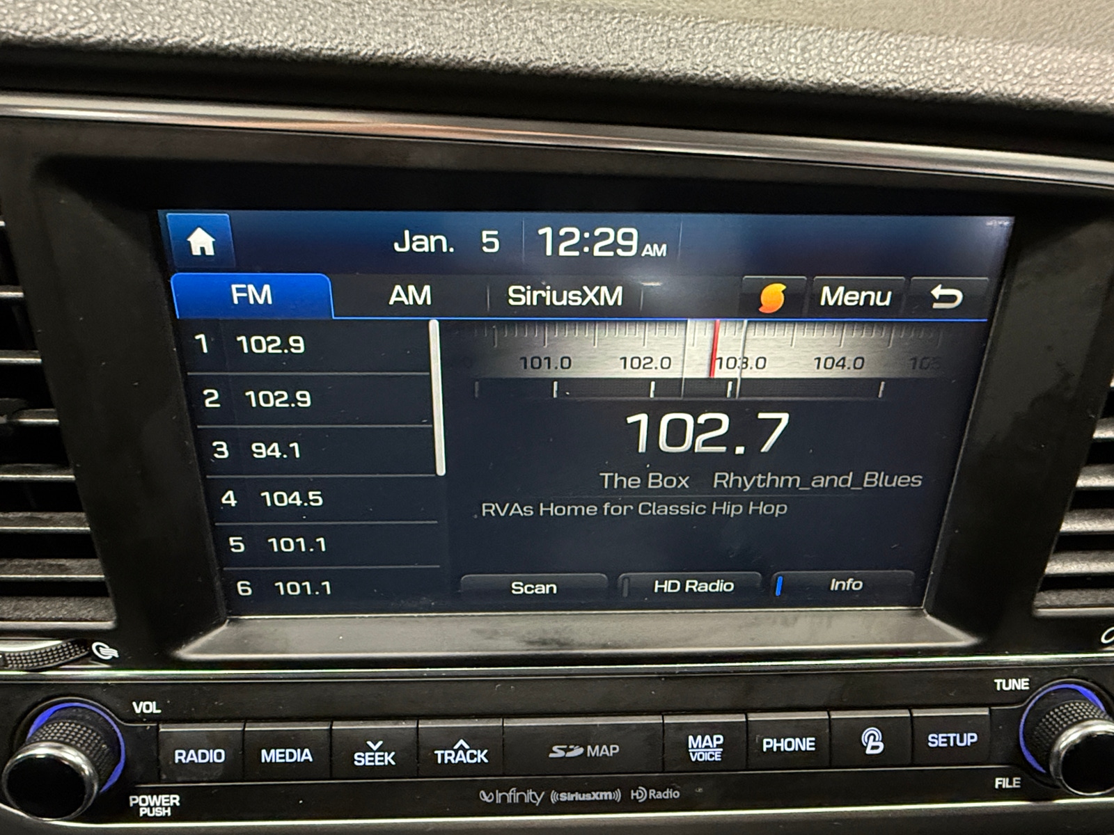 Thumbnail: 2017 Hyundai Elantra - 3