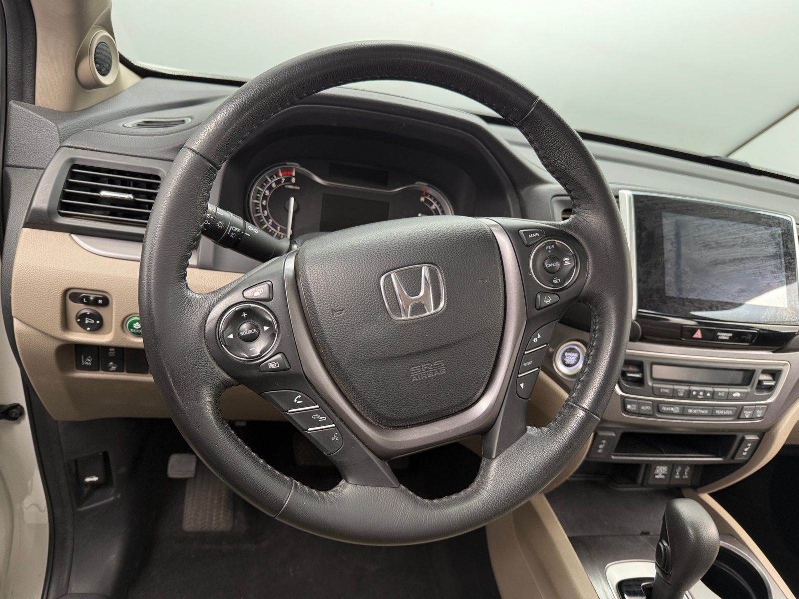 Thumbnail: 2016 Honda Pilot - 4