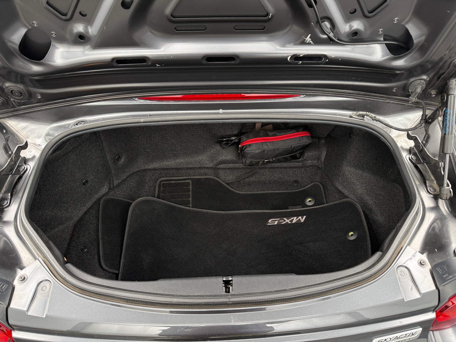 Thumbnail: 2016 Mazda MX-5 Miata - 5