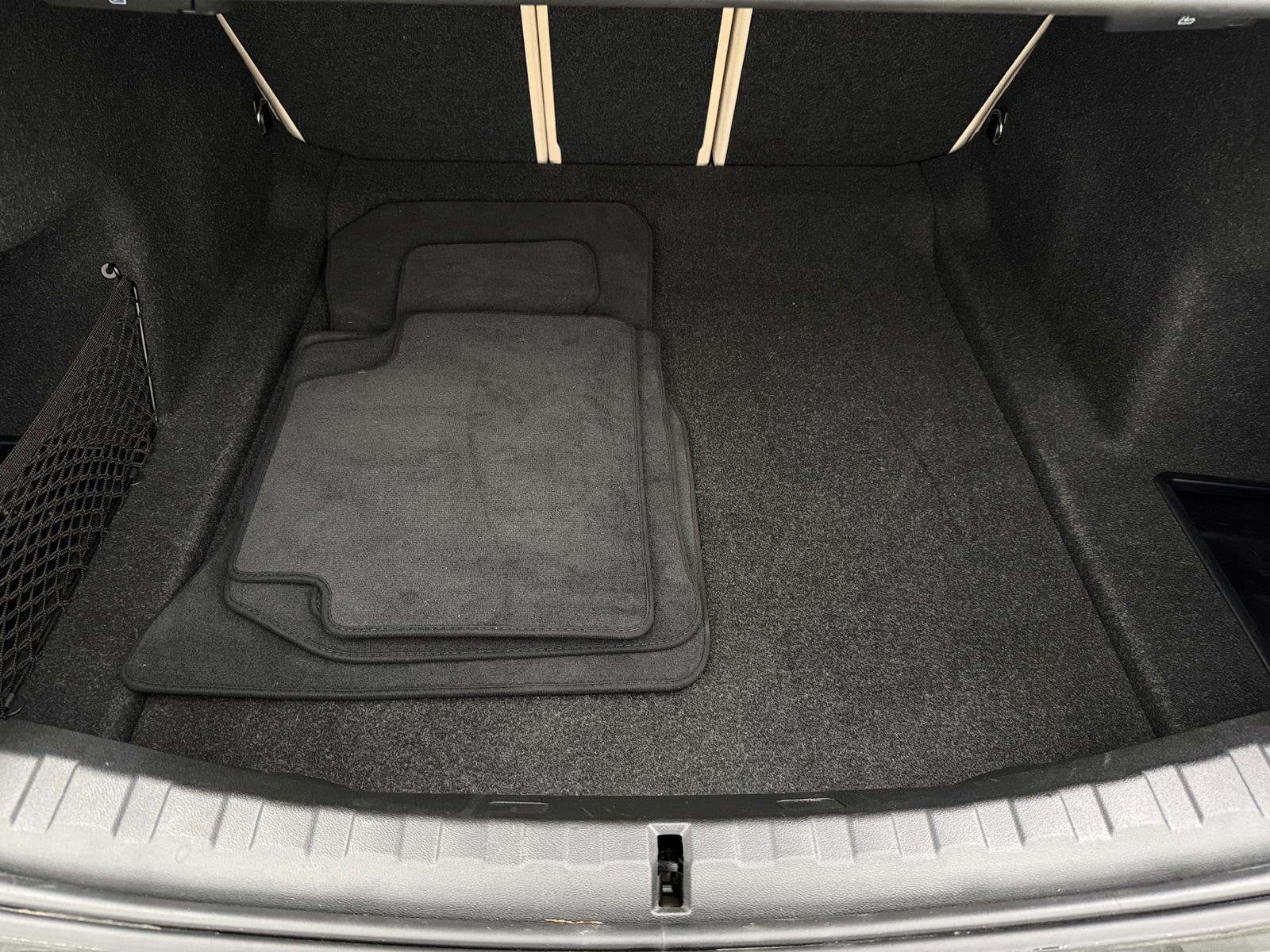 Thumbnail: 2025 BMW 3 Series - 6