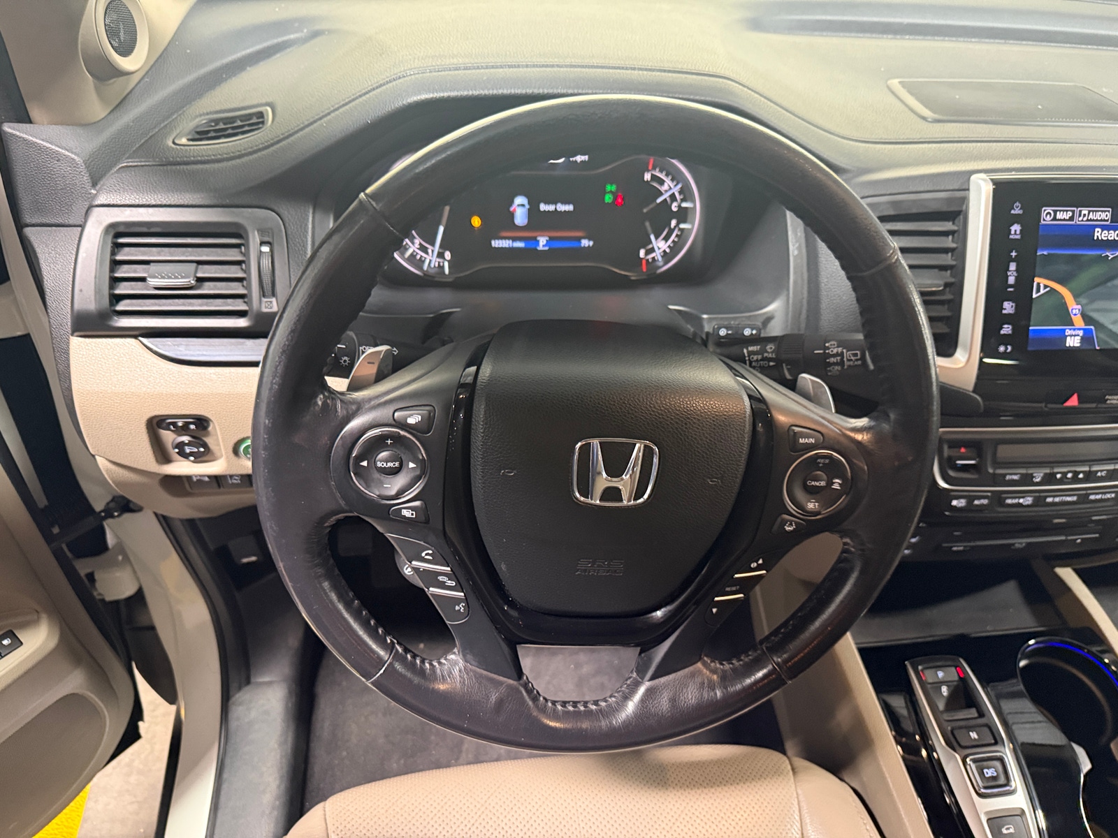 Thumbnail: 2017 Honda Pilot - 4