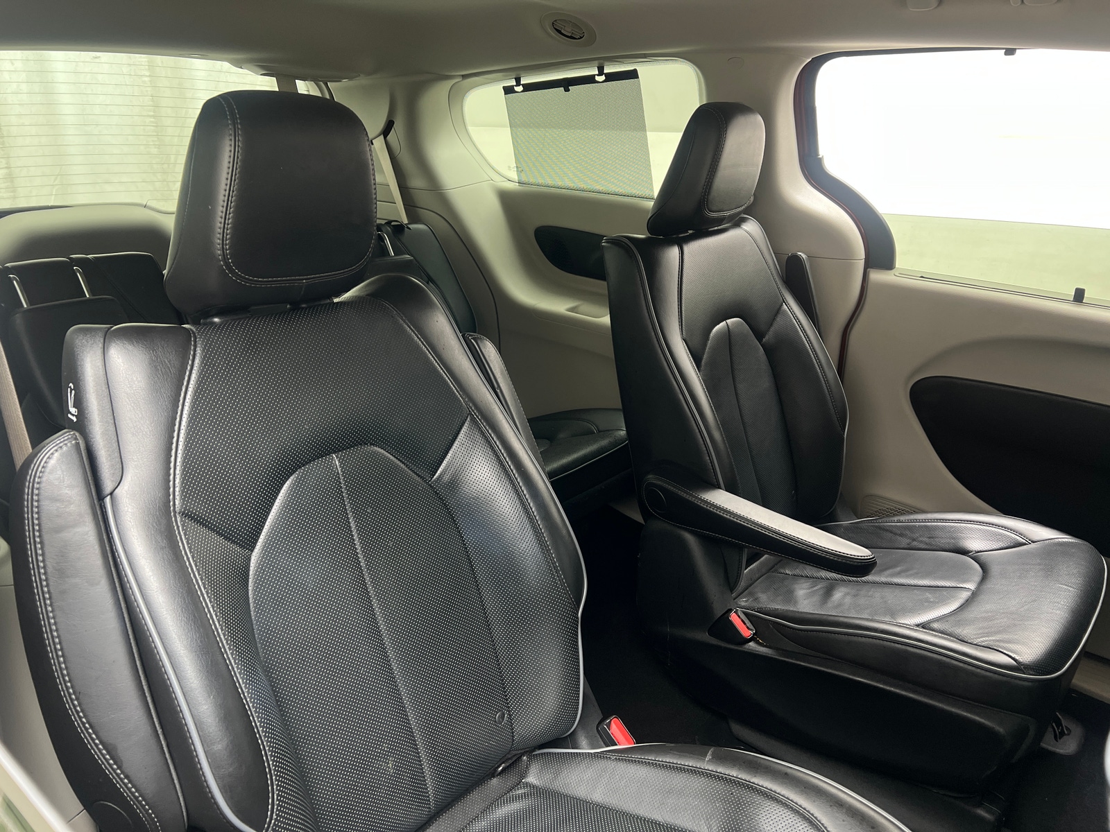 Thumbnail: 2018 Chrysler Pacifica - 5