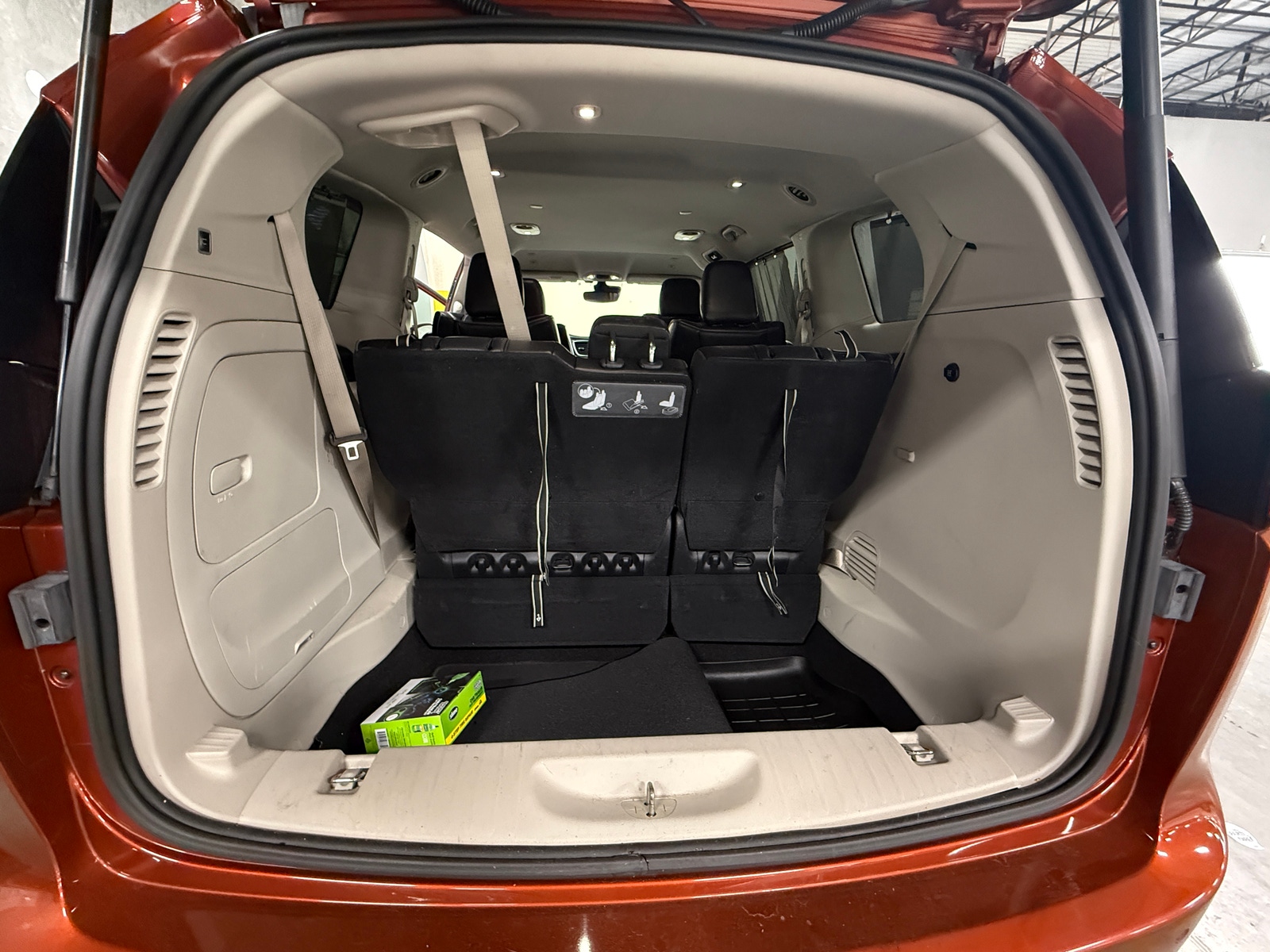 Thumbnail: 2018 Chrysler Pacifica - 6